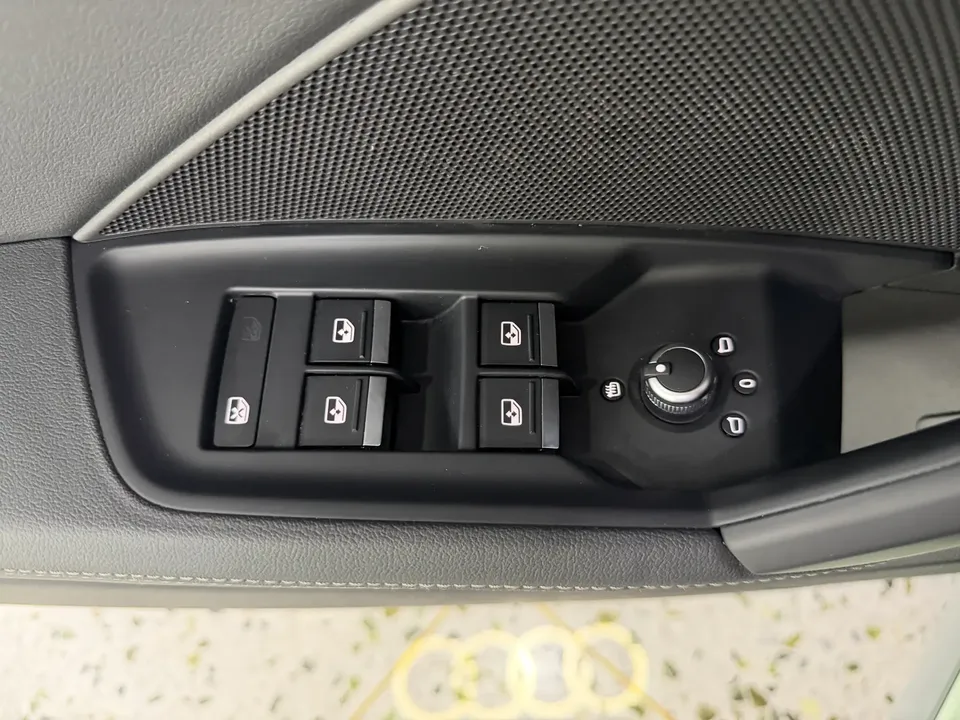 Audi A3 A3L Limousine 35 TFSI Fashion Sports 2022 — миниатюра 5