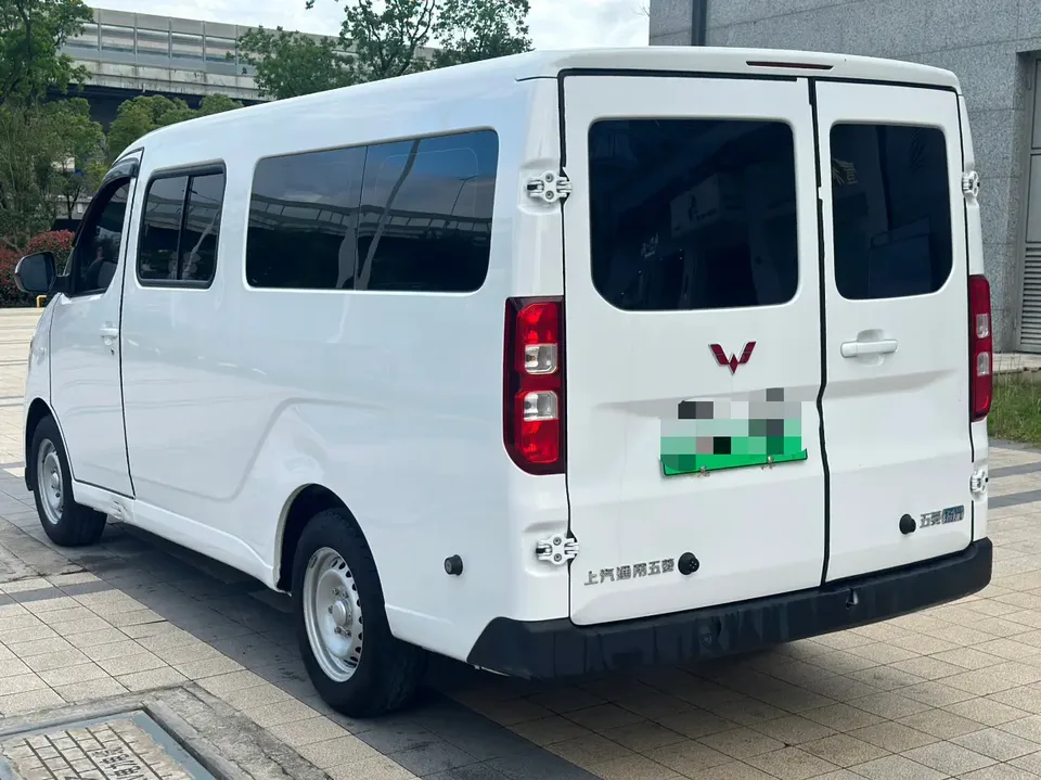 Wuling Yangguang Yangguang 2025 400km Comfortable 6-seater Bus 2025 — thumbnail 2