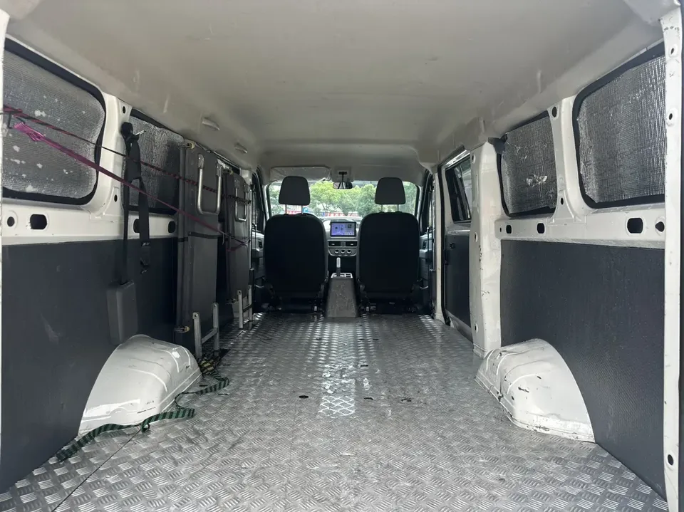 Wuling Yangguang Yangguang 2025 400km Comfortable 6-seater Bus 2025 — thumbnail 4