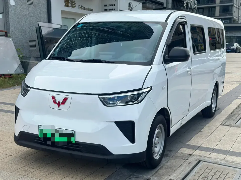 Wuling Yangguang 2025
