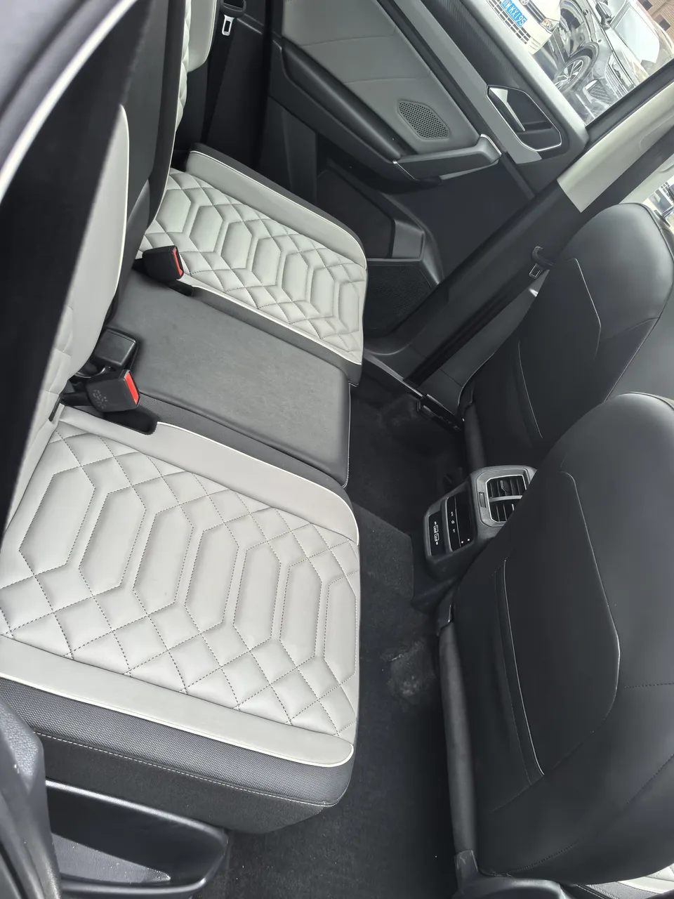Volkswagen Tayron 300TSI 2WD Luxury Plus Advanced Edition 2024 — миниатюра 3