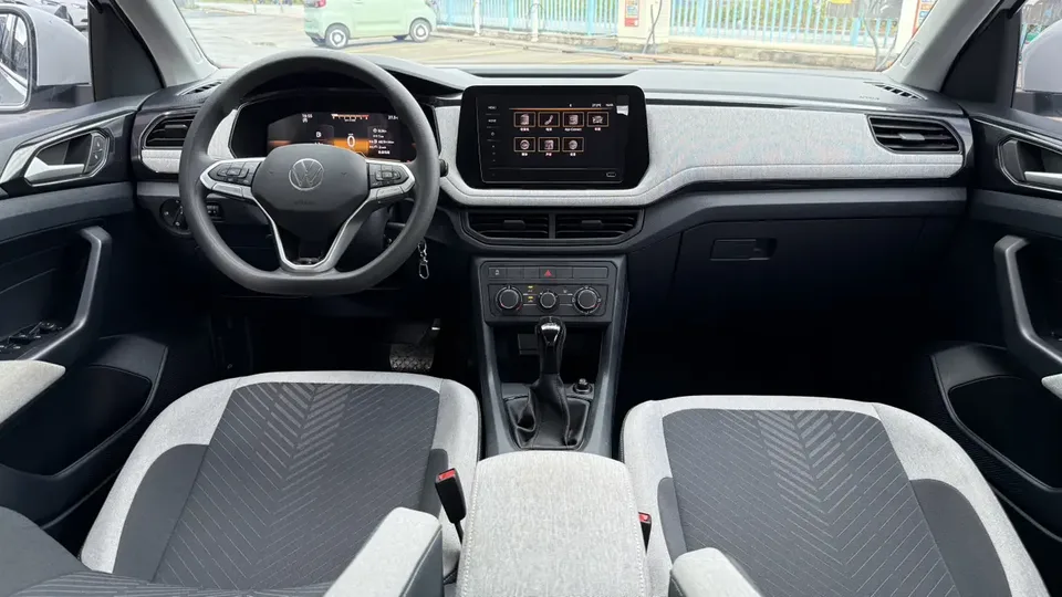 Volkswagen Tharu Tuyue 2025 New 1.5L Sharp Edition 2024 — миниатюра 4