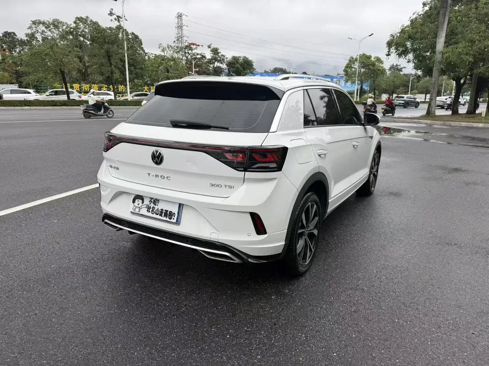 Volkswagen T-Roc 300TSI DSG Chenguang Edition 2023 — миниатюра 4