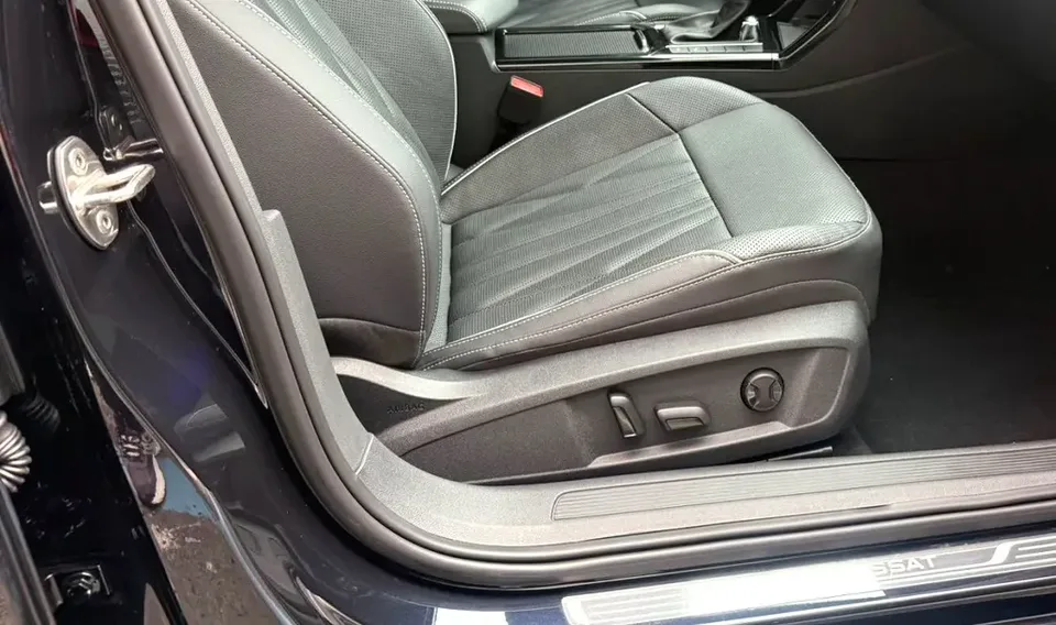 Volkswagen Passat facelift 330TSI Starry Sky Deluxe Edition 2022 — миниатюра 4