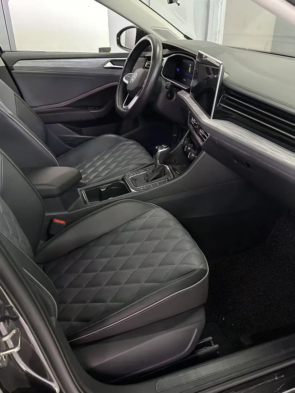 Volkswagen Sagitar 2023 Sagitar 300TSI DSG Excellence Edition 2023 — миниатюра 5