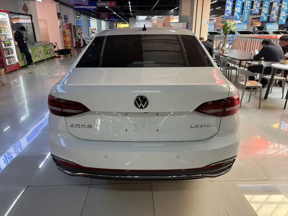 Volkswagen Lavida Lavida 2023 1.5L Automatic 5 Million Edition 2023 — миниатюра 2