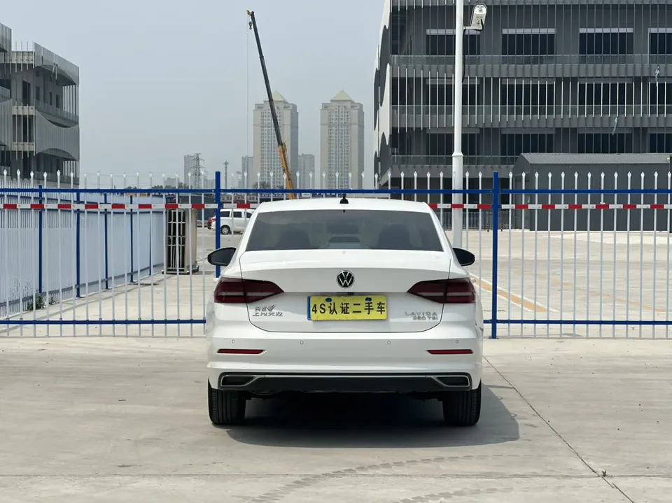 Volkswagen Lavida Lavida 2022 280TSI DSG Comfort Edition 2022 — миниатюра 2