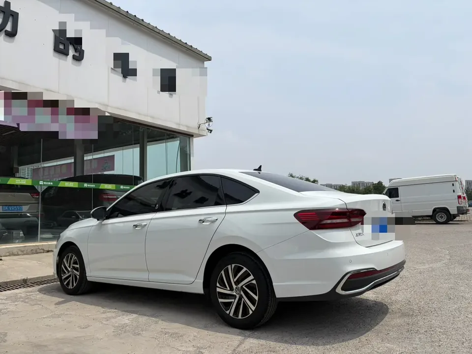 Volkswagen Lavida facelift 1.5L automatic 5 million version 2023 — миниатюра 4