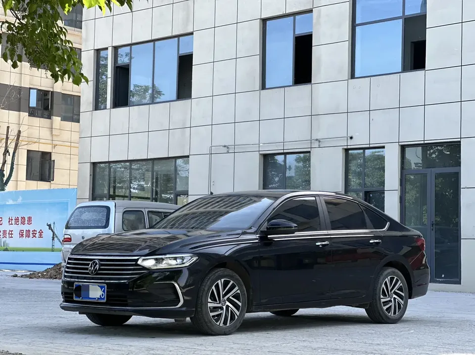 Volkswagen Lavida Lavida 2023 facelift 1.5L automatic full version 2023 — photo 1, buy with delivery to Moscow