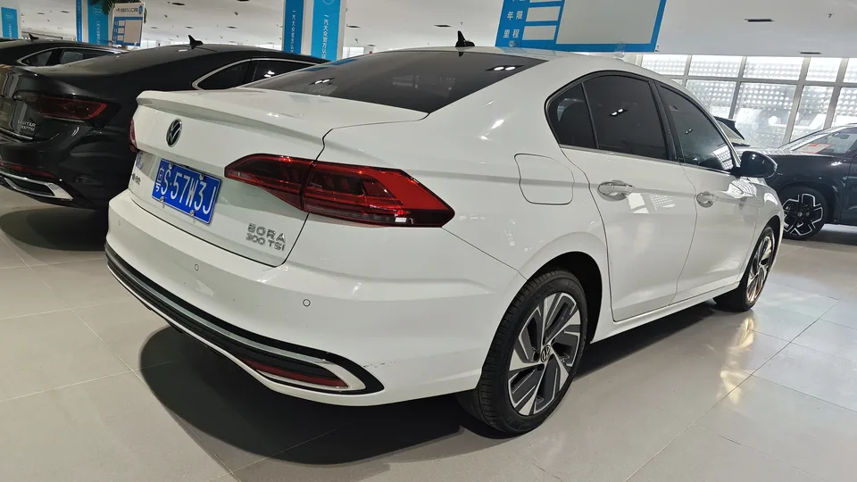 Volkswagen Bora Bora 2025 300TSI DSG Premium Edition 2025 — миниатюра 2