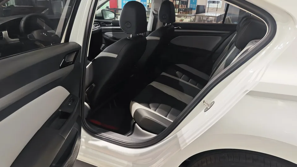 Volkswagen Bora Bora 2025 300TSI DSG Premium Edition 2025 — миниатюра 3