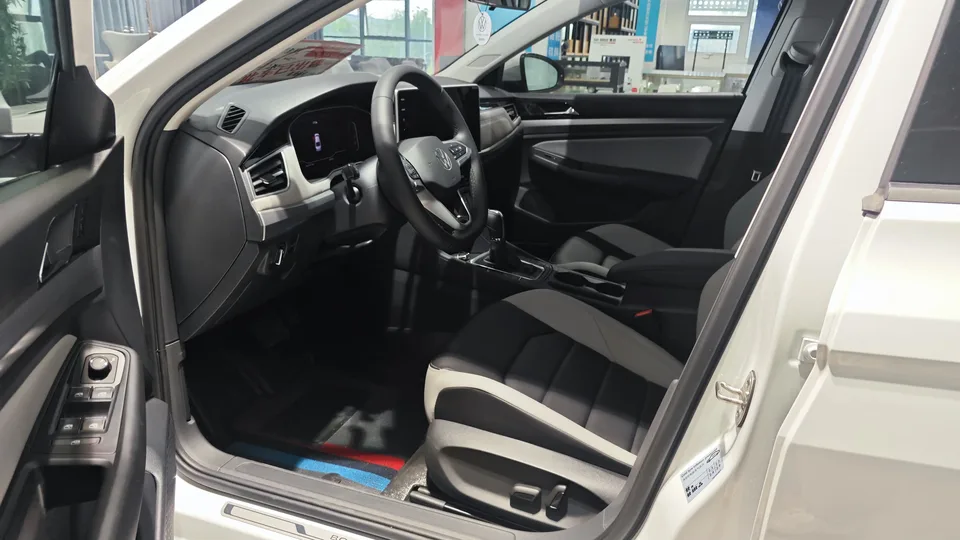 Volkswagen Bora Bora 2025 300TSI DSG Premium Edition 2025 — миниатюра 5
