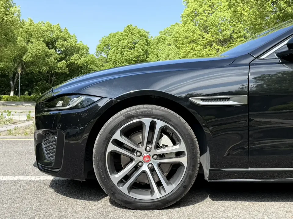 Jaguar XEL 2.0T 250PS R-DYNAMIC S aggressive sports version 2023 — миниатюра 3