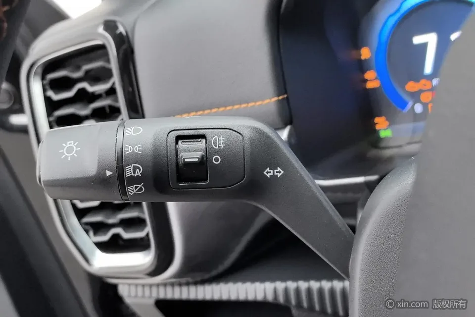 Ford Ranger 2.3T gasoline exploration-four-wheel drive automatic version 2024 — миниатюра 4