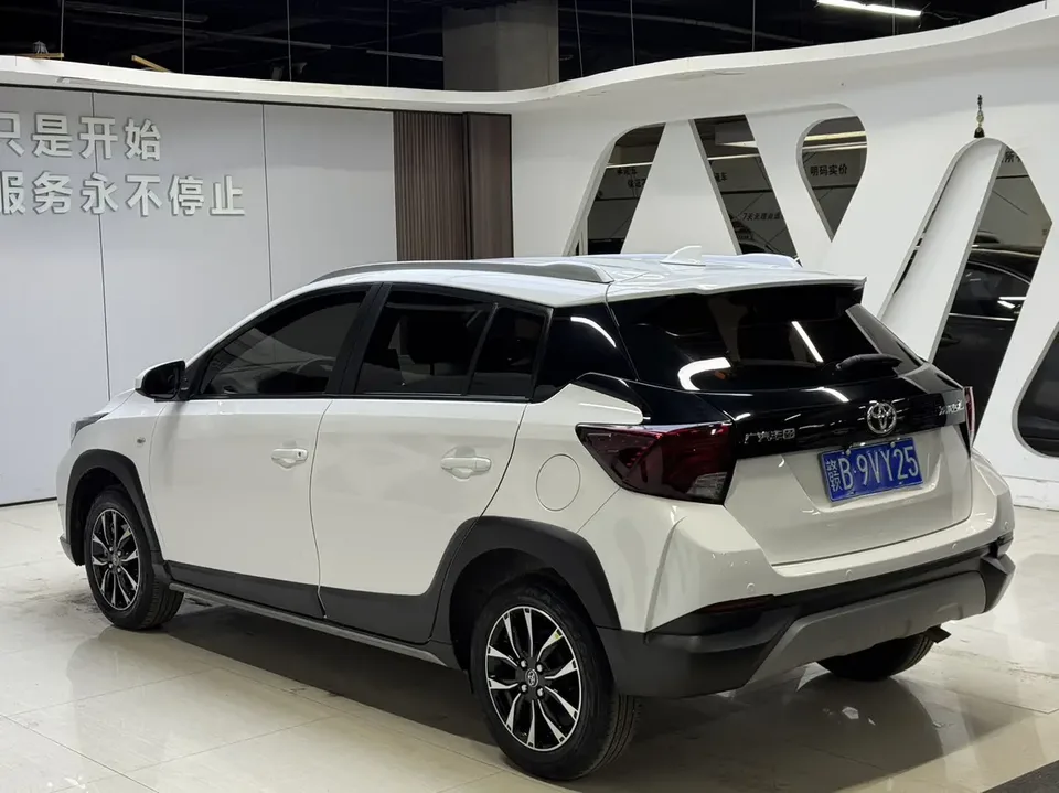 Toyota Yaris L YARiS L Zhixuan 2022 Zhixuan X 1.5L CVT leading PLUS version 2022 — миниатюра 4