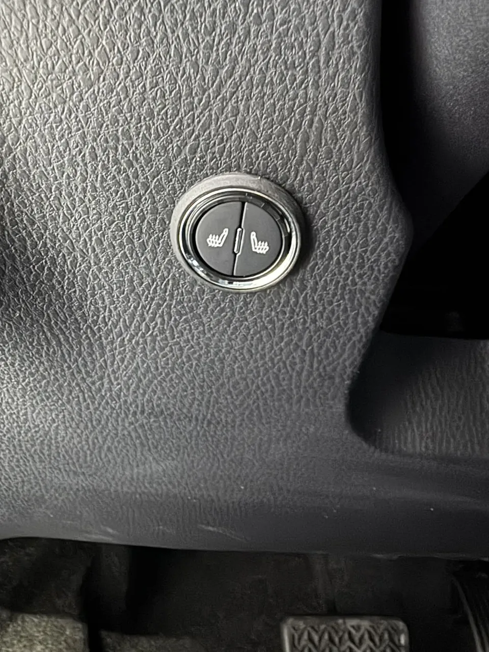 Toyota Yaris L YARiS L Zhixuan 2022 Zhixuan X 1.5L CVT leading PLUS version 2022 — миниатюра 5