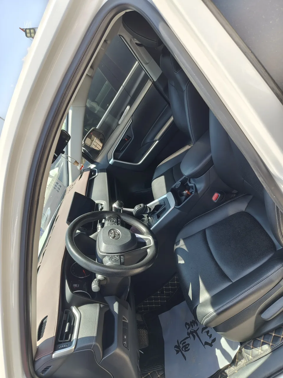 Toyota RAV4 2.0L CVT 2WD Urban Edition 2024 — миниатюра 5
