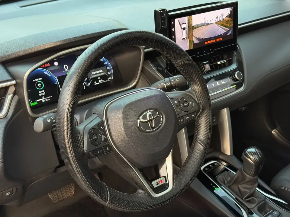 Toyota CorollaCross 2.0L Intelligent Electric Hybrid Dual Engine Flagship Edition 2024 — миниатюра 4