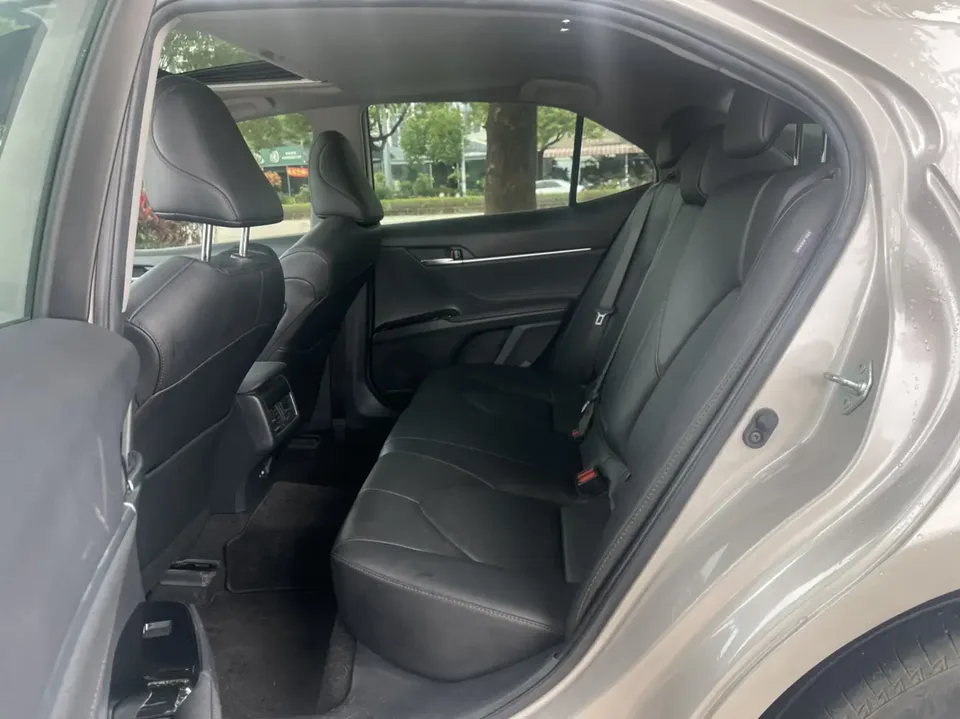 Toyota Camry 2.0G Deluxe Edition 2023 — миниатюра 3