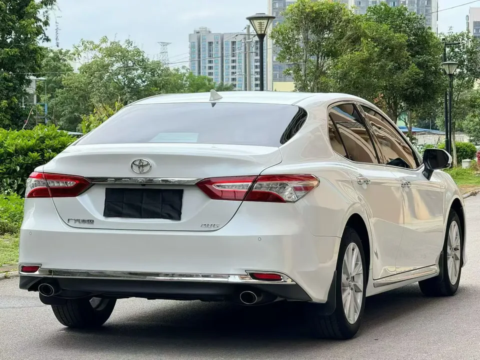 Toyota Camry 2.0G Deluxe Edition 2023 — миниатюра 2