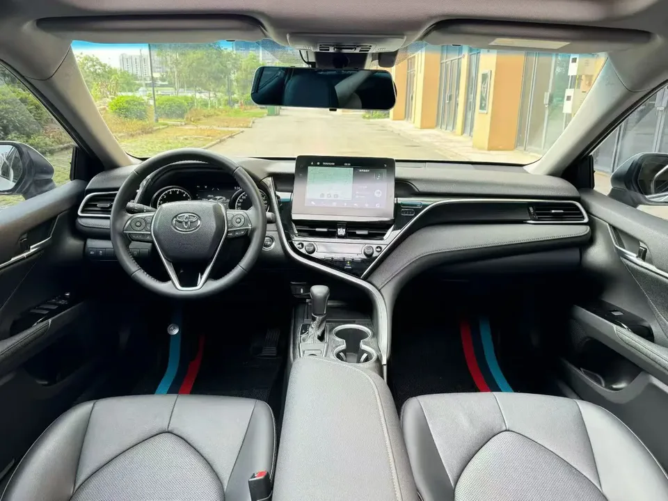 Toyota Camry 2.0G Deluxe Edition 2023 — миниатюра 4