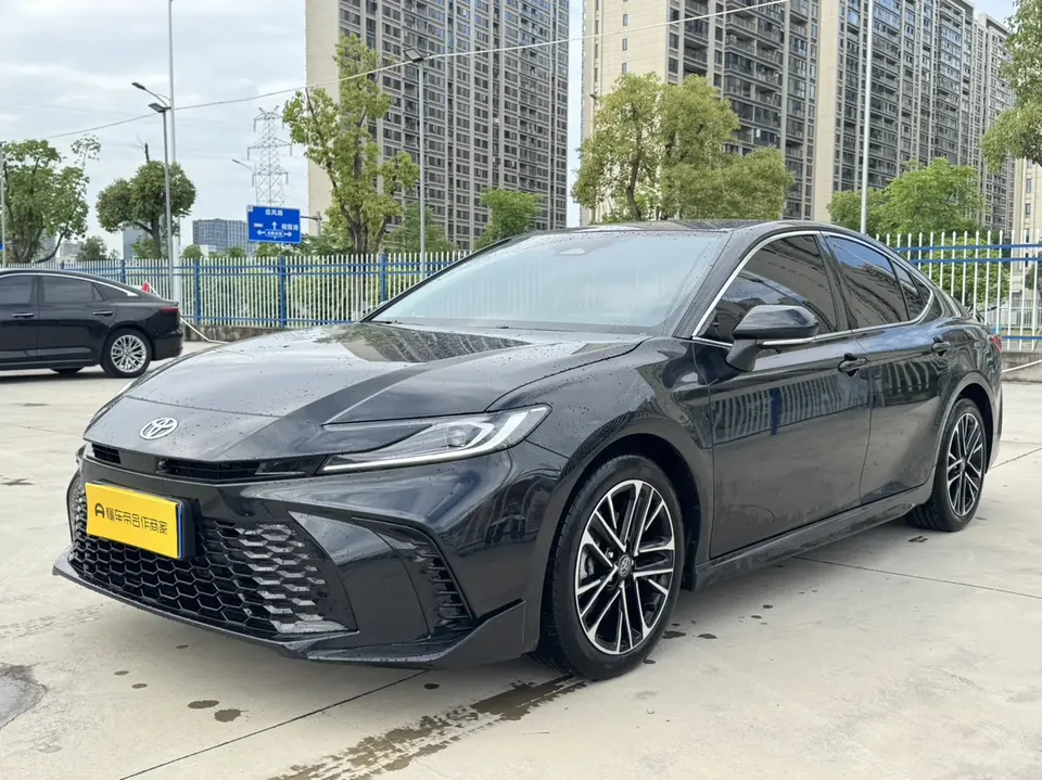 Toyota Camry 2025
