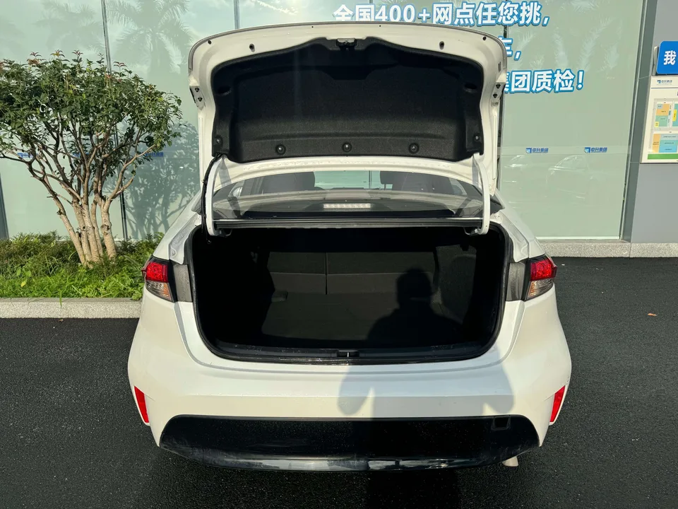 Toyota Levin Levin Hybrid 1.8L Luxury Edition 2024 — миниатюра 3