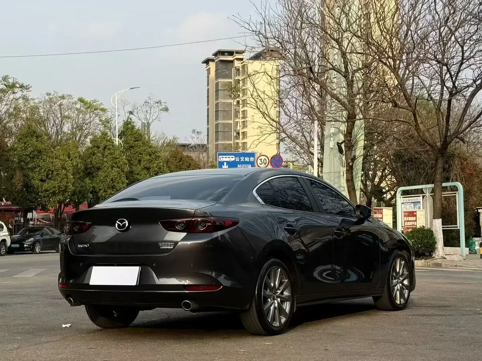 Mazda Axela Mazda3 2021 2.0L Automatic Quality Edition 2023 — thumbnail 2
