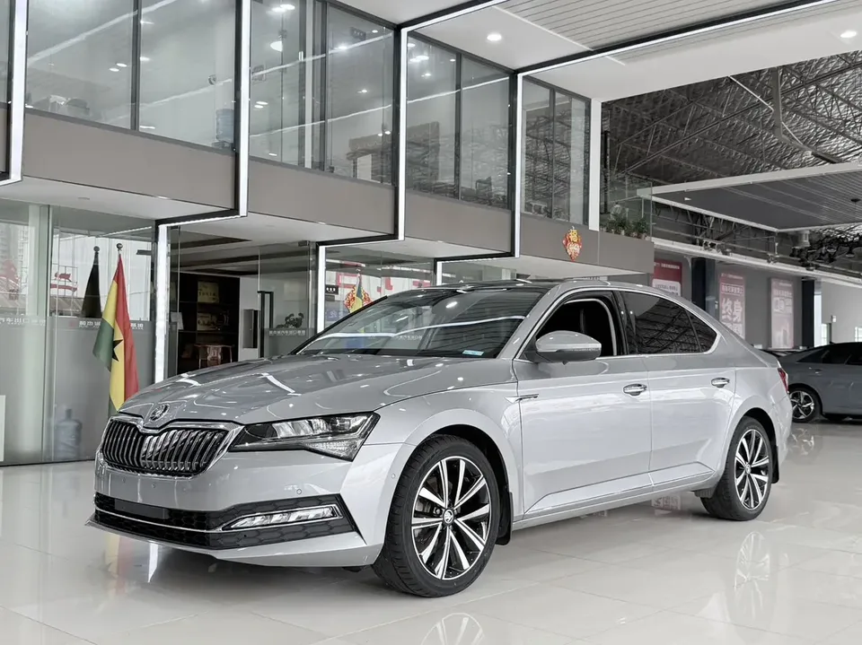 Skoda Speedy TSI280 DSG Exclusive Edition 2022 — фото 1, купить с доставкой в Москву