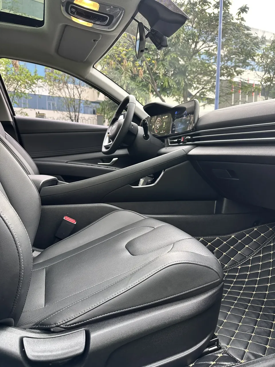 Hyundai Elantra Elantra 2022 1.5L CVT LUX Premium Edition 2022 — thumbnail 3
