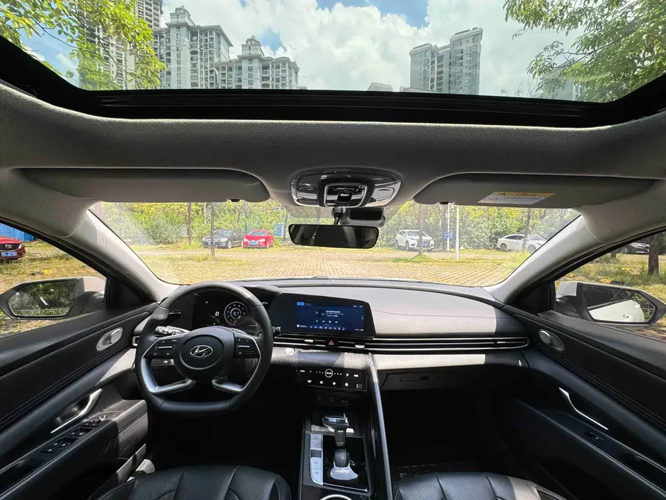 Hyundai Elantra Elantra 2022 1.5L CVT LUX Premium Edition 2023 — thumbnail 5