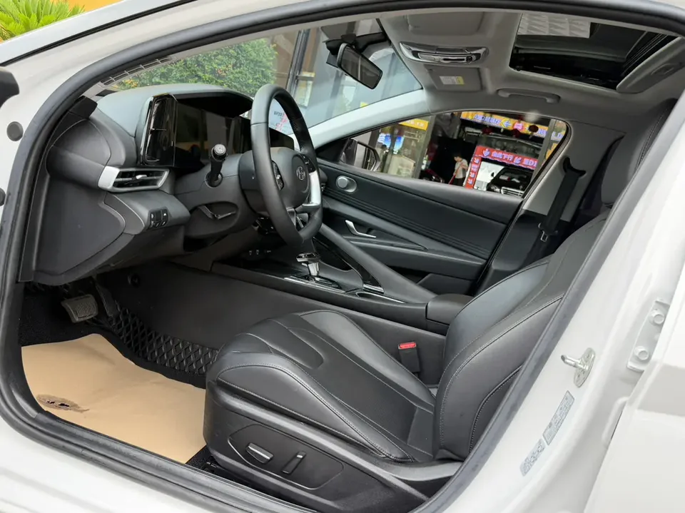 Hyundai Elantra Elantra 2022 1.5L CVT LUX Premium Edition 2022 — thumbnail 5