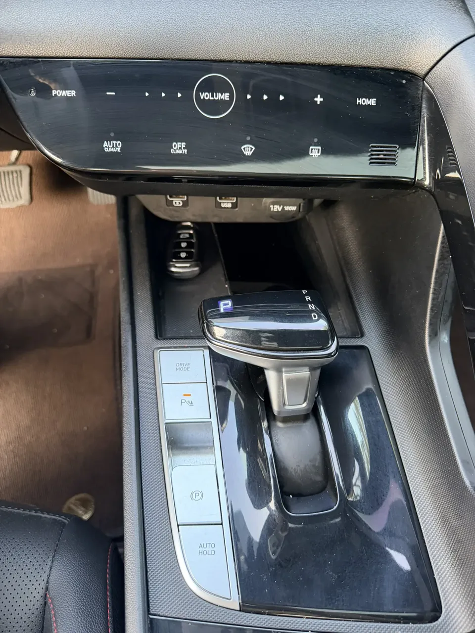 Hyundai Elantra 1.5L CVT 20th SE 20th Anniversary Edition 2023 — миниатюра 5