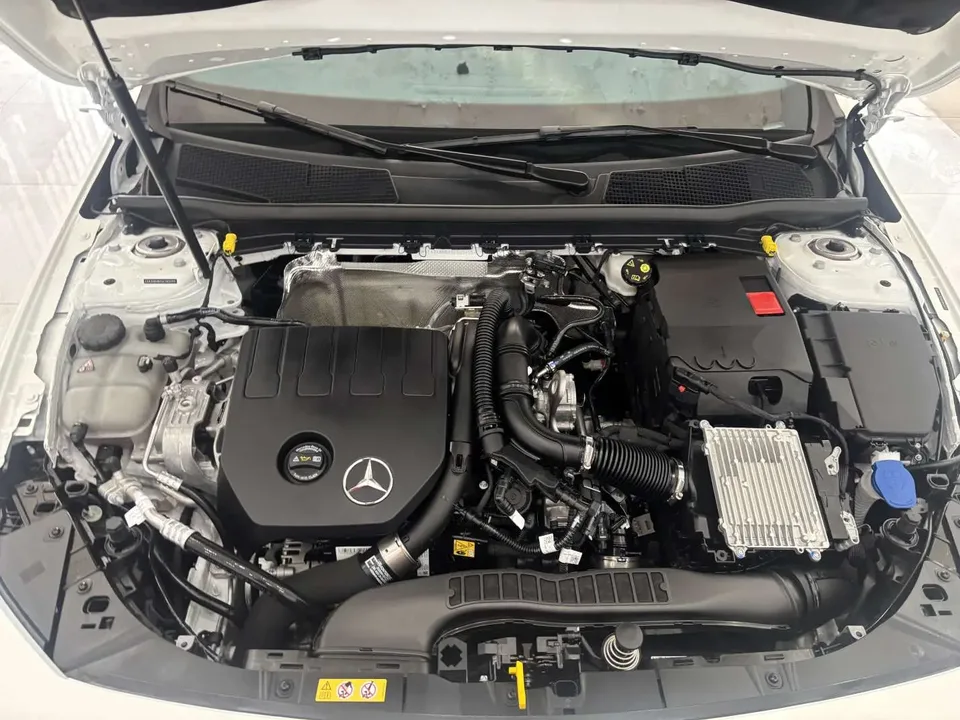 Mercedes-Benz Mercedes Benz A Class A 200 L Fashion Edition 2025 — миниатюра 3