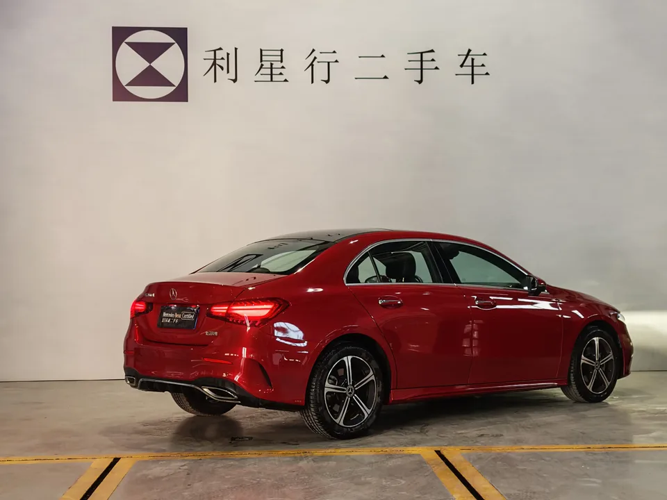Mercedes-Benz Mercedes Benz A Class Mercedes-Benz A-Class 2024 A 200 L Fashion Edition 2023 — миниатюра 3