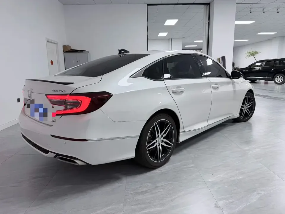 Honda Accord 2022 Accord 260TURBO Fantasy Night Premium Edition 2022 — миниатюра 2