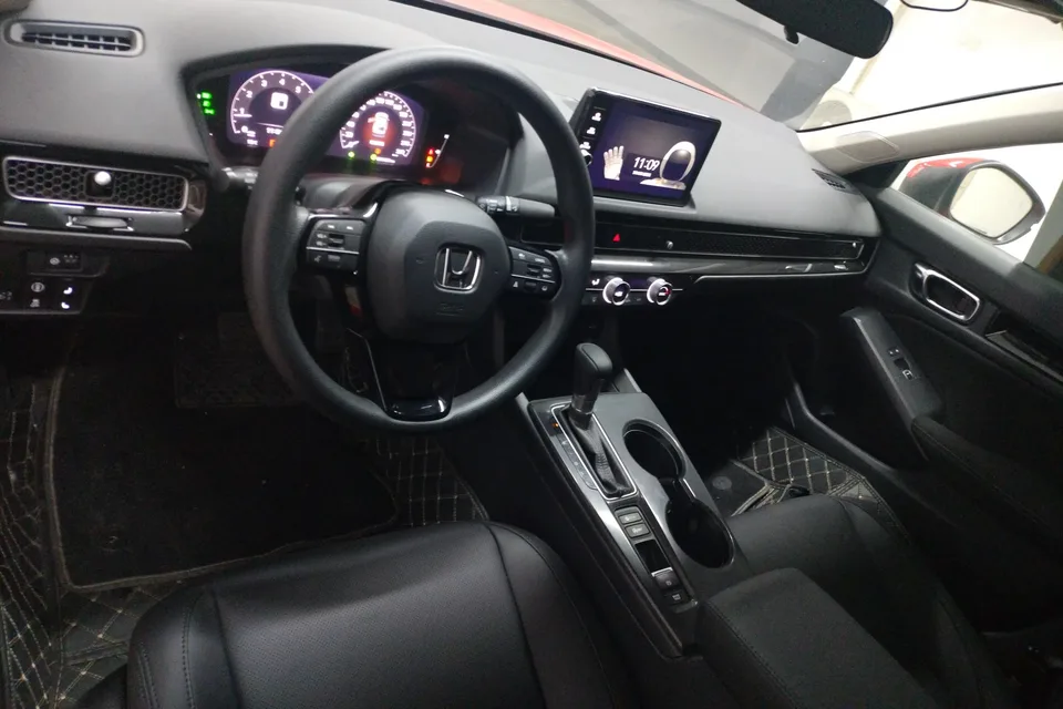 Honda CIVIC 2022 Civic 240TURBO CVT Dynamic Edition 2022 — миниатюра 4