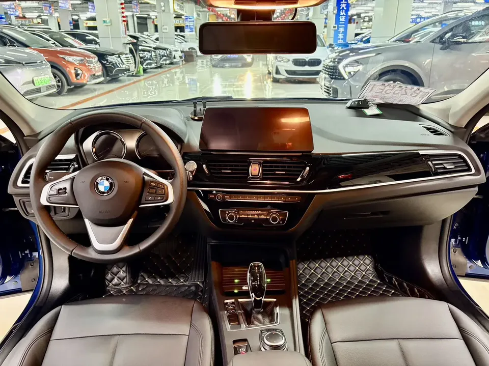 BMW 1 Series facelift 120i M Sport 2022 — миниатюра 5