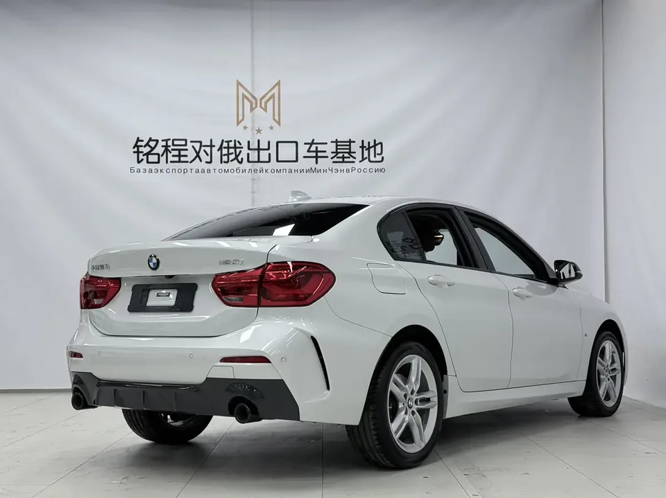 BMW 1 Series BMW 1 Series 2021 120i M Sport Night Edition 2022 — миниатюра 2