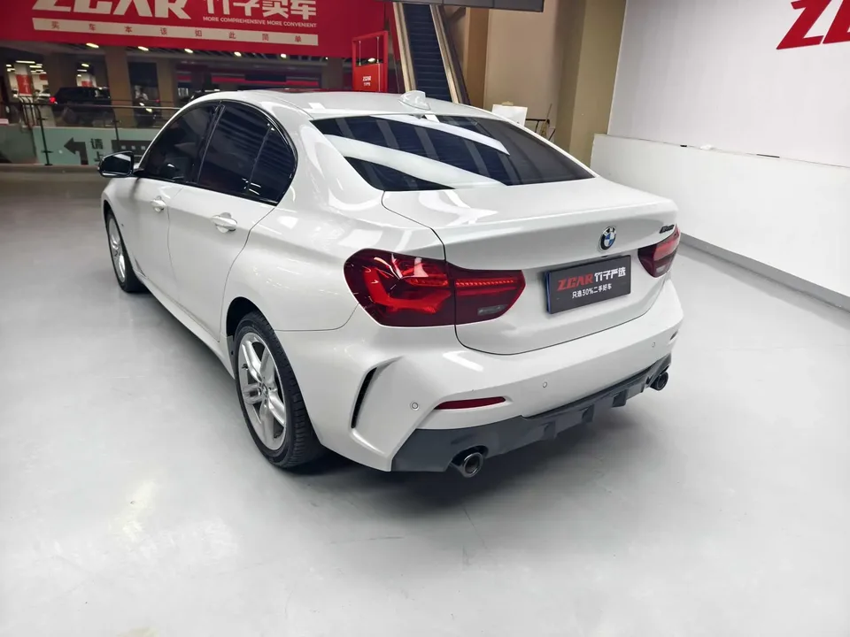 BMW 1 Series BMW 1 Series 2023 120i M Sport Night Edition 2023 — миниатюра 2