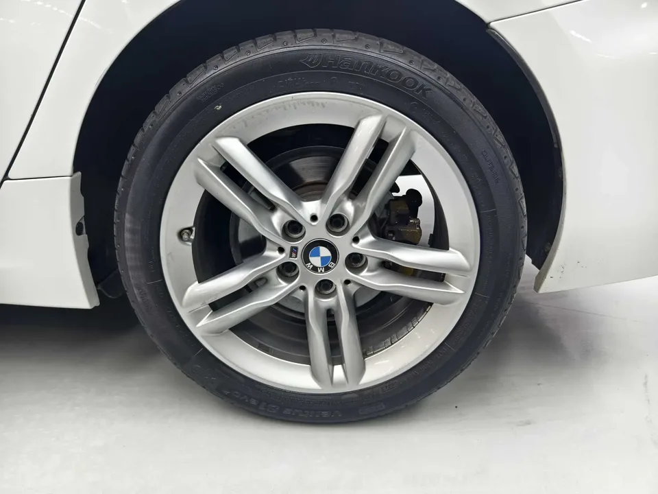 BMW 1 Series BMW 1 Series 2023 120i M Sport Night Edition 2023 — миниатюра 3