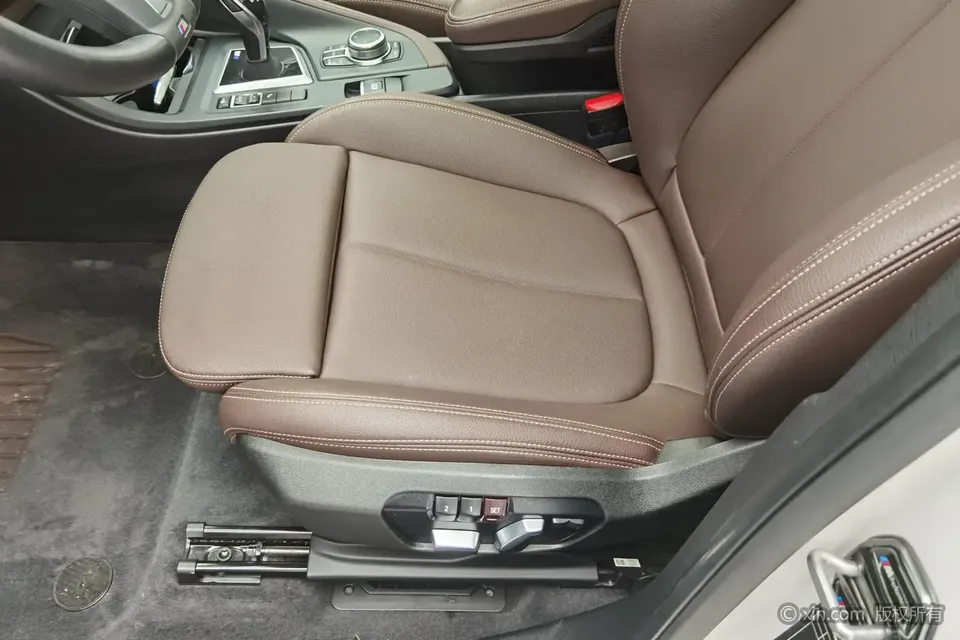 BMW X1 BMW X1 2022 sDrive25Li Leading Edition 2023 — миниатюра 4
