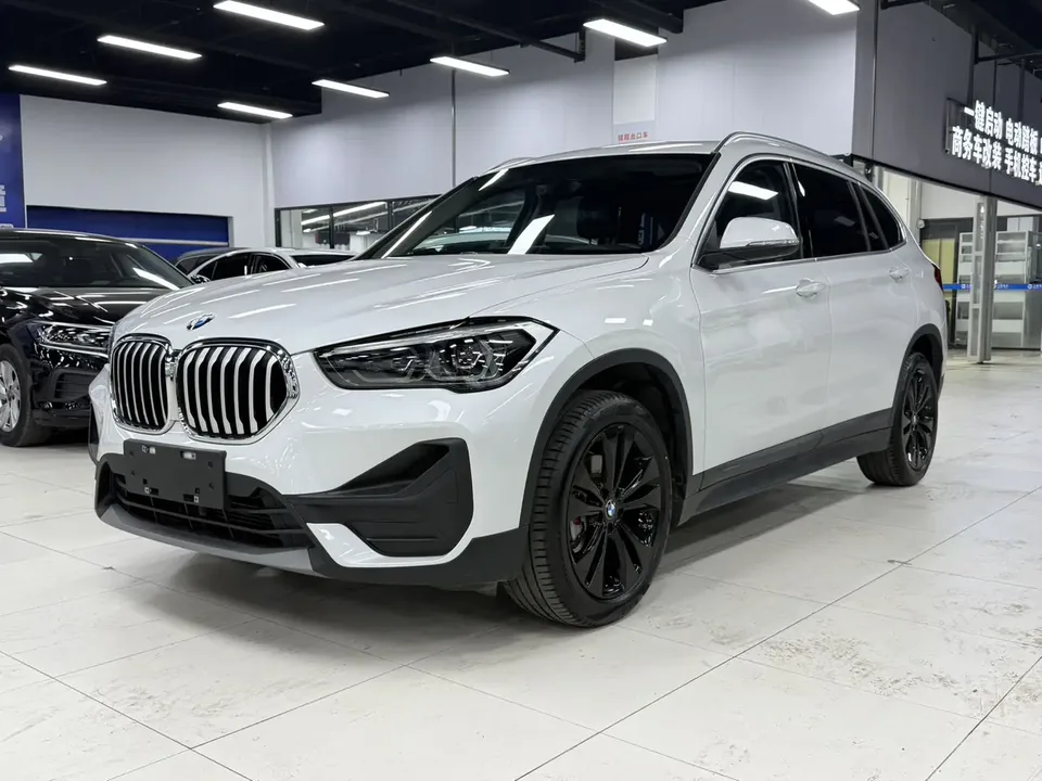 BMW X1 X1 2022 BMW X1 2022 sDrive20Li Fashion Edition 2022 — photo 1, buy with delivery to Moscow