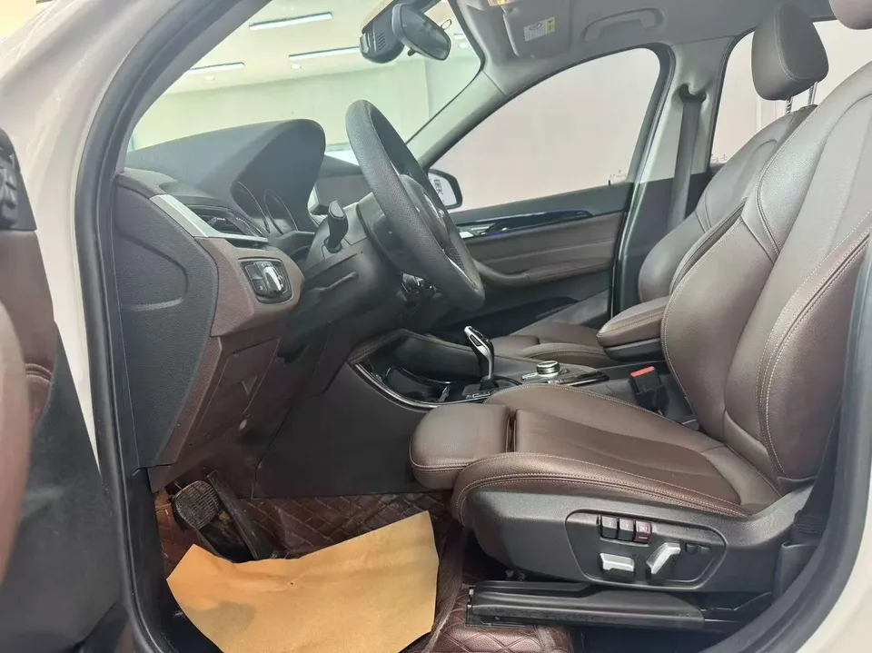 BMW X1 BMW X1 2022 sDrive20Li Exclusive Model 2022 — миниатюра 5