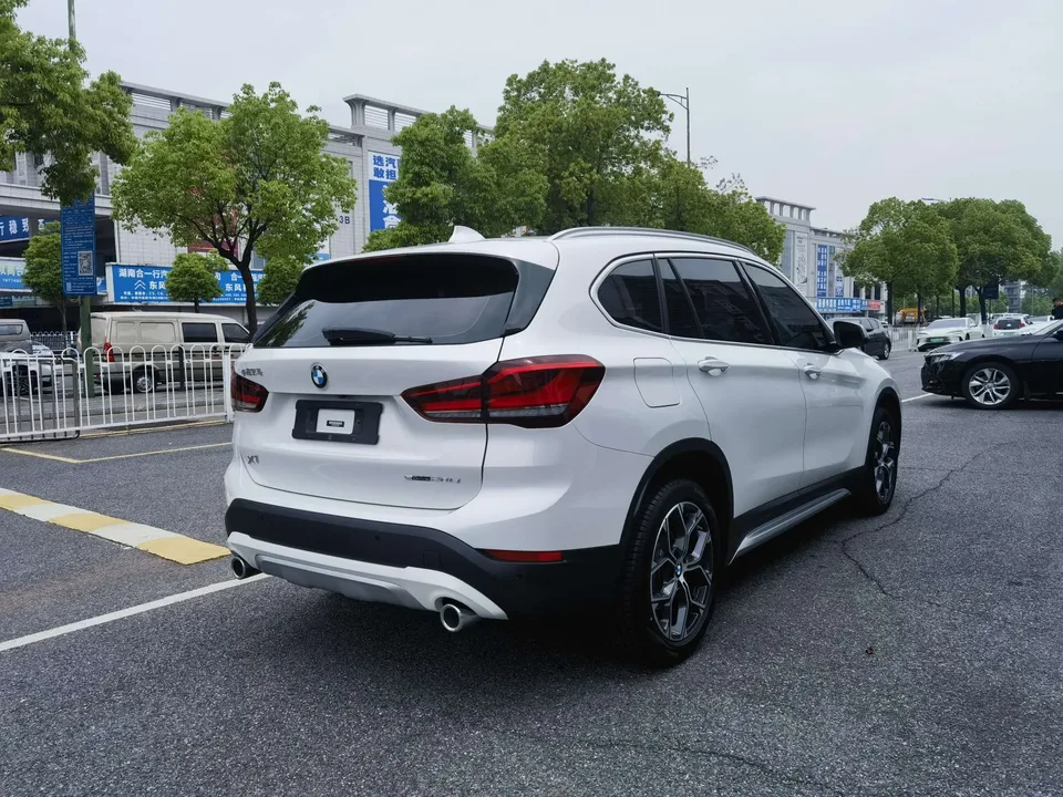 BMW X1 BMW X1 2022 sDrive20Li Exclusive Model 2023 — миниатюра 5