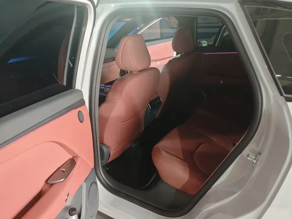 ARCFOX Extreme Fox JiFox Alpha T5 Jihu Alphard T5 2026 Pure Electric Version 560 Yuanjing Smart Edition 2025 — миниатюра 3
