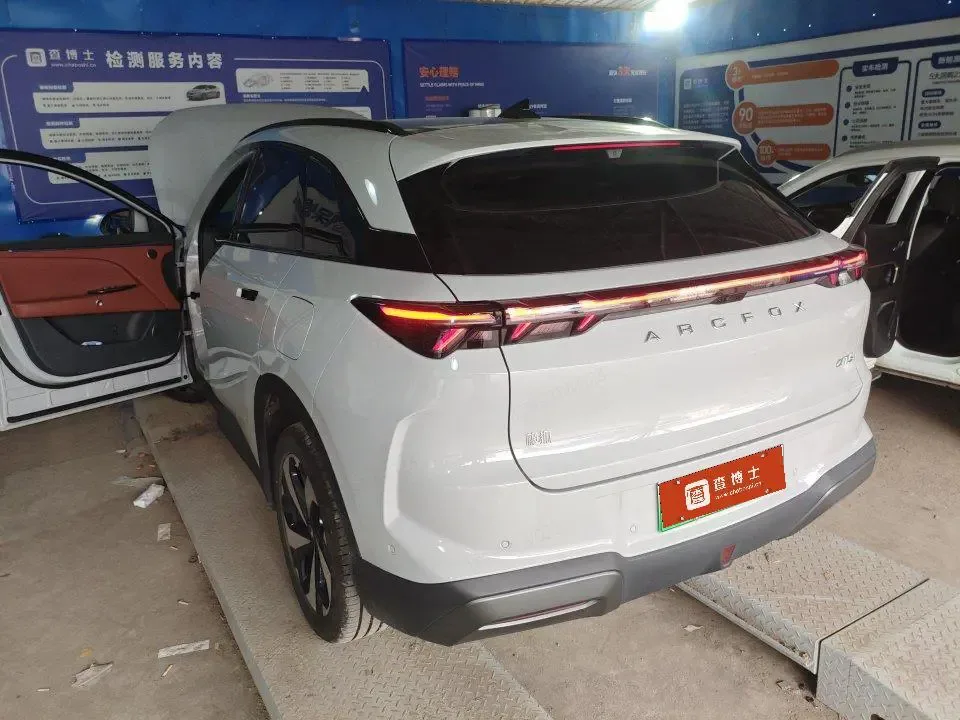 ARCFOX Extreme Fox JiFox Alpha T5 Jihu Alphard T5 2026 Pure Electric Version 560 Yuanjing Smart Edition 2025 — миниатюра 4