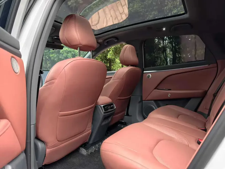 ARCFOX Extreme Fox JiFox Alpha T5 Jihu Alphard T5 2026 Pure Electric Version 560 Yuanjing Smart Edition 2025 — миниатюра 5