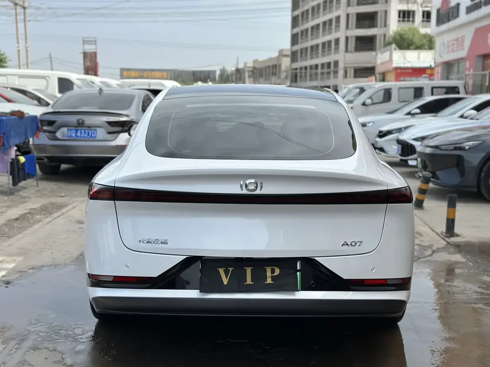 Changan Qiyuan A07 Changan Qiyuan A07 2025 Extended Range Premium Edition 230 2024 — миниатюра 2