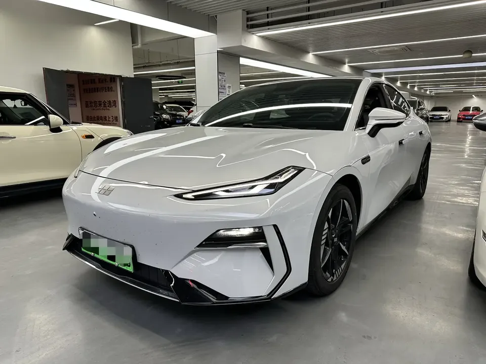 Geely Galaxy E8 2025
